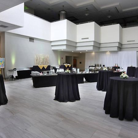 Marriott East Lansing At University Place Extérieur photo