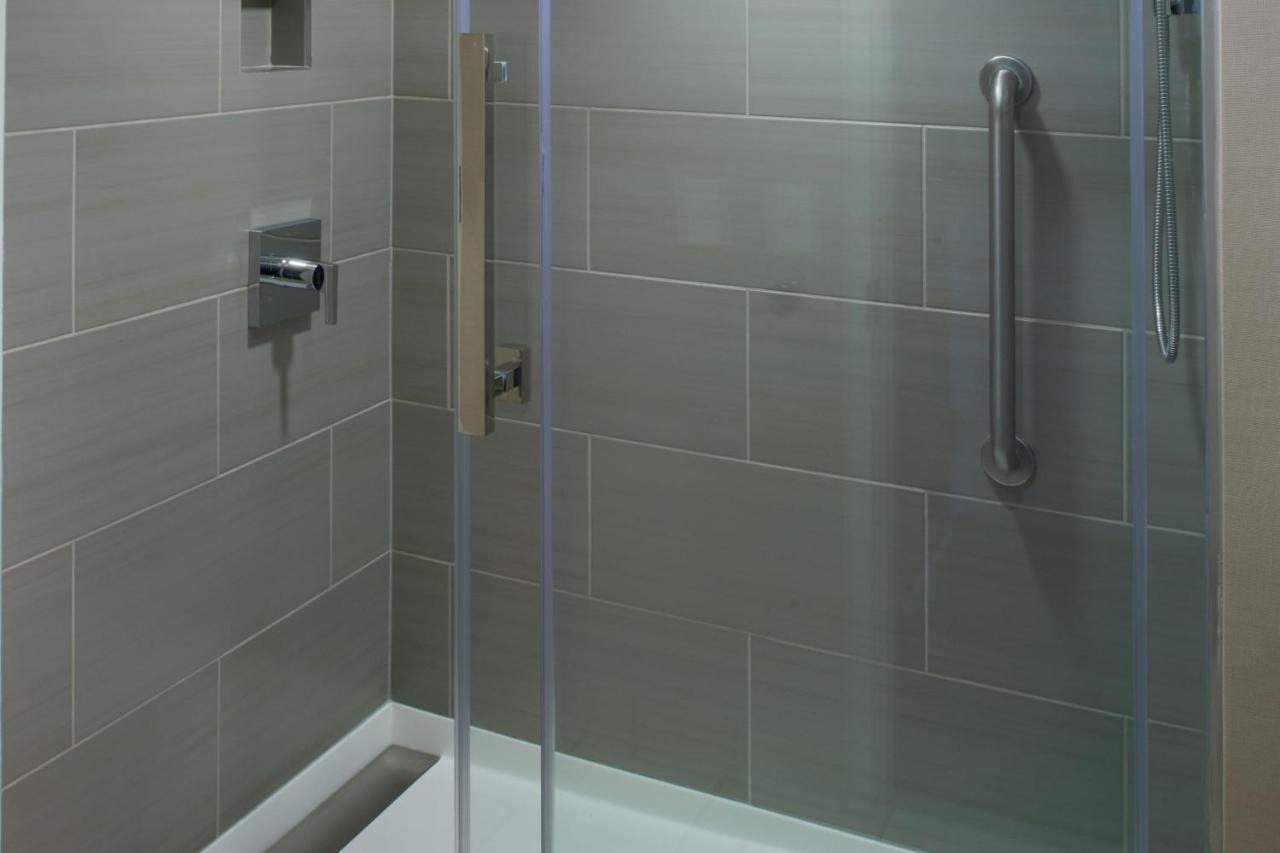 Marriott East Lansing At University Place Extérieur photo
