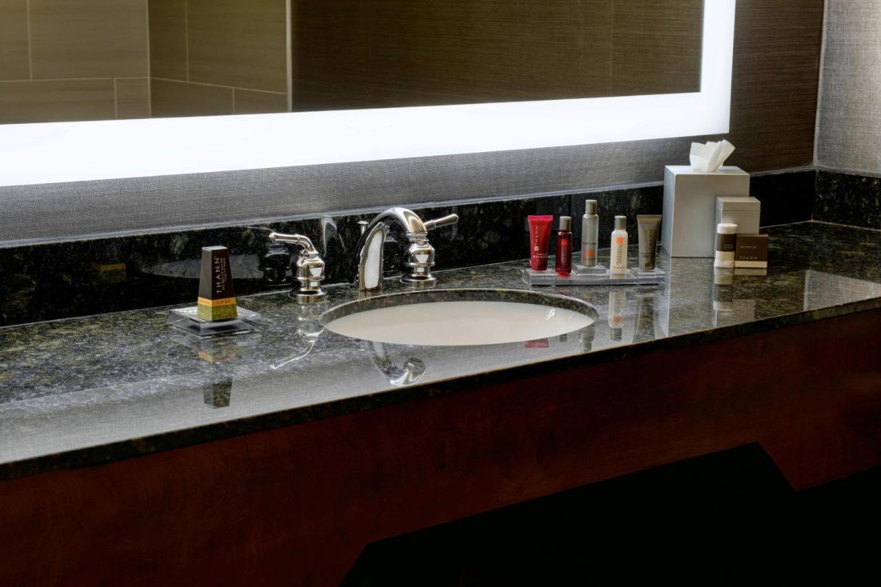 Marriott East Lansing At University Place Extérieur photo