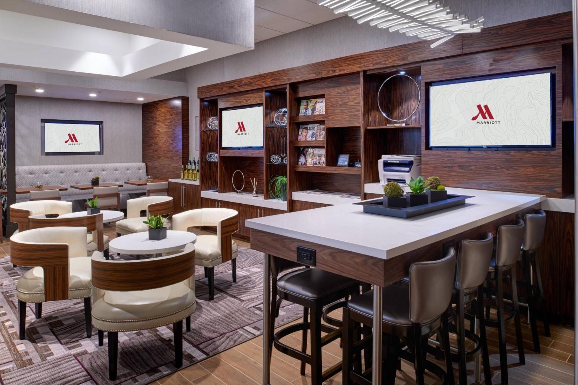 Marriott East Lansing At University Place Extérieur photo
