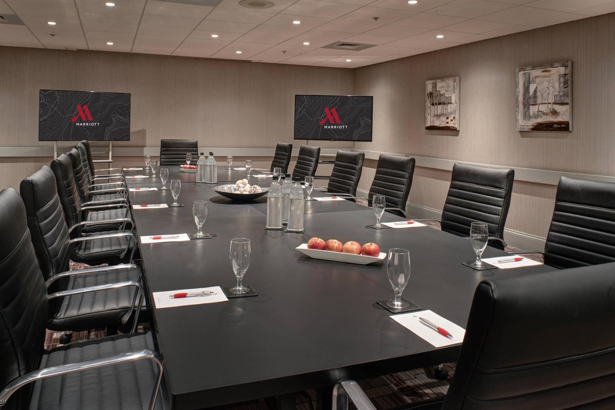 Marriott East Lansing At University Place Extérieur photo