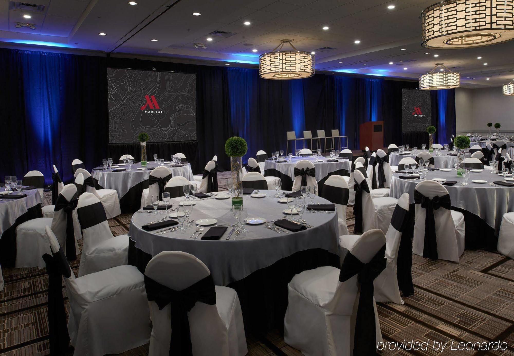 Hotel Marriott East Lansing At University Place Extérieur photo